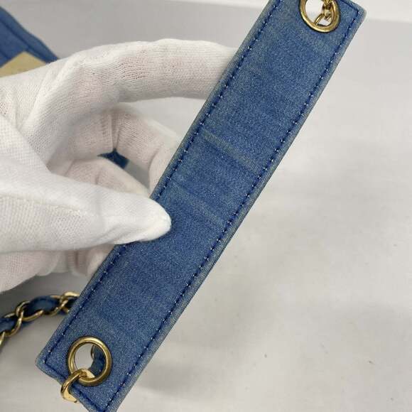 CHANEL Blue Shoulder Bag - Picture 15 of 16